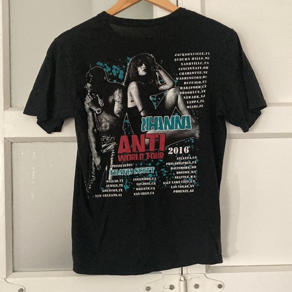 Rihanna Anti World Tour Tshirt - Picture 2 of 2